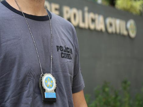Policial